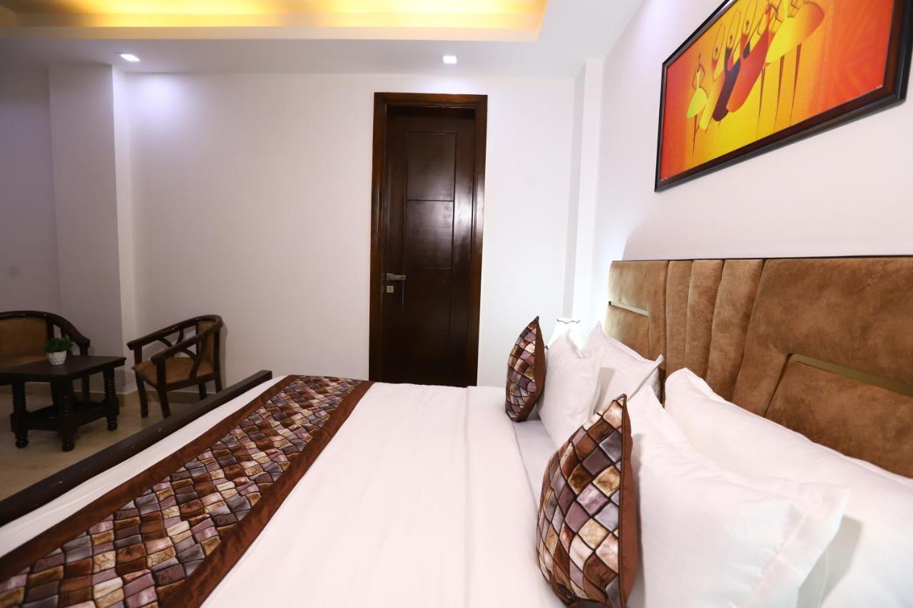 Hotel Nature View Green Park Metro Couple Friendly นิวเดลี ภายนอก รูปภาพ